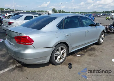 2015 Volkswagen Passat 1.8T Sel Premium from USA, damaged, VIN 1VWCT7A37FC037752